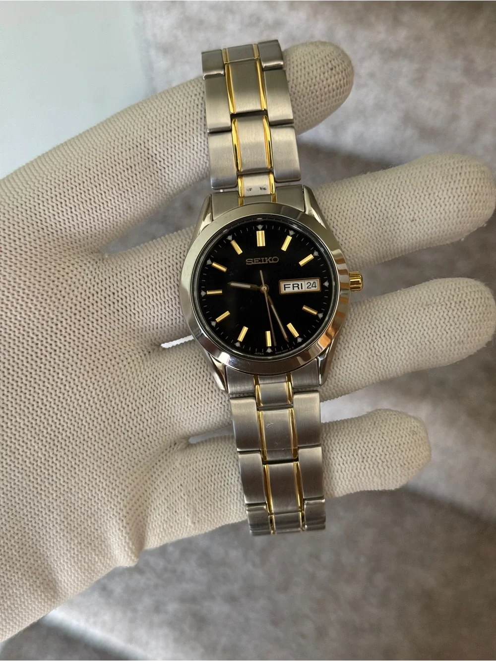 Seiko Black Dial Two-Tone Gold & Silver Bracelet Watch day date Mens Watch